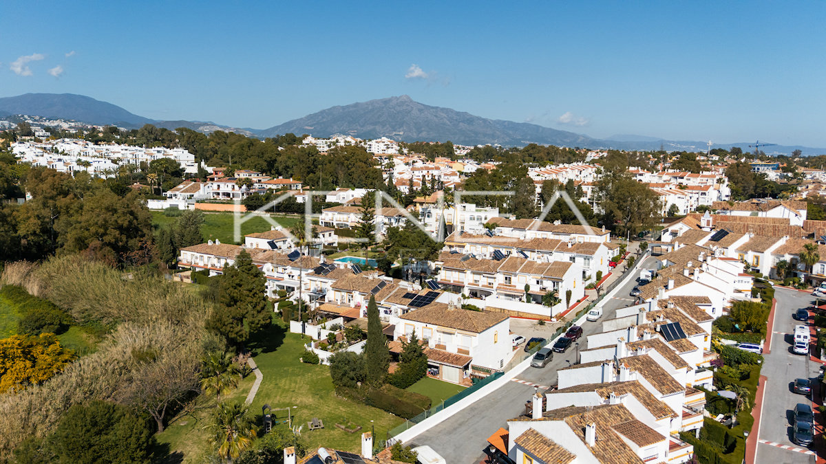 Casa adosada en el Campanario – Estepona