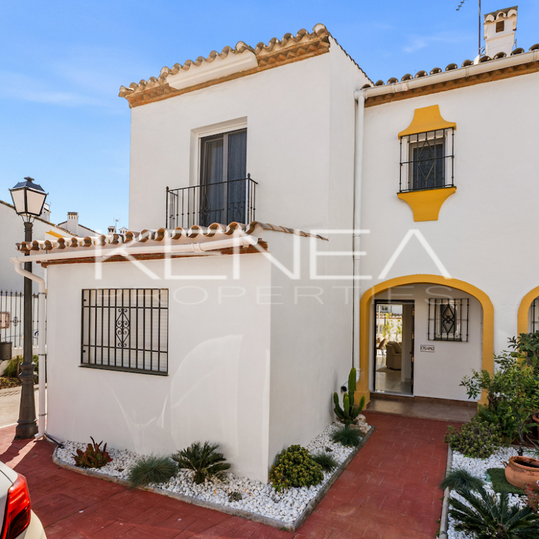 Casa adosada en el Campanario – Estepona