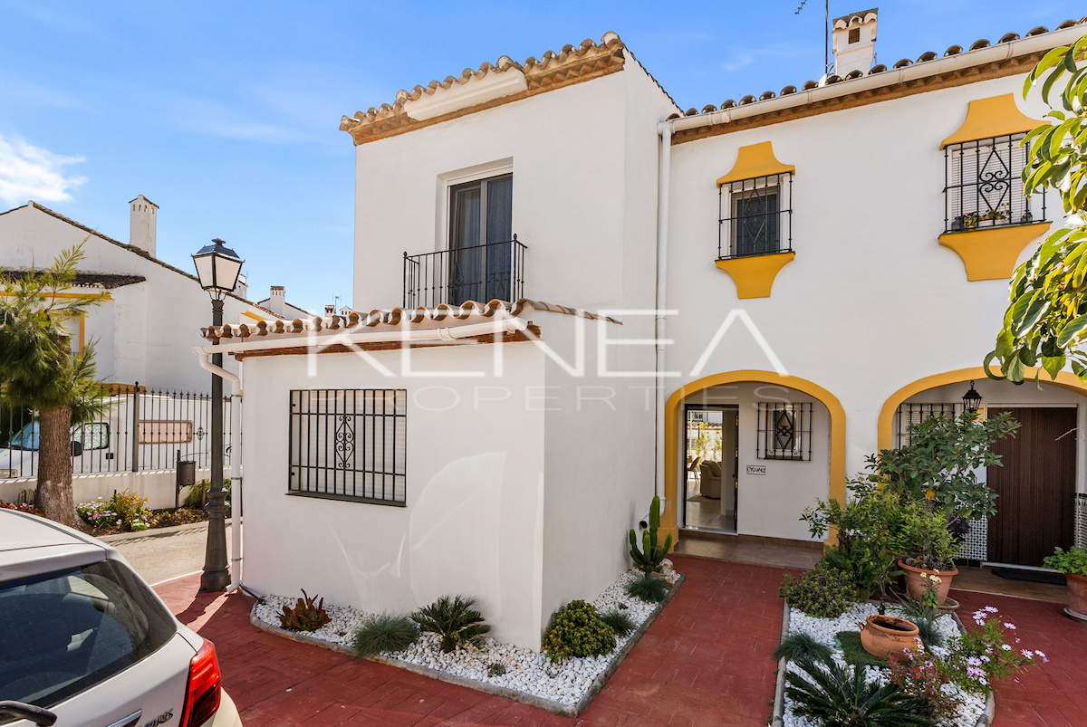 Casa adosada en el Campanario – Estepona